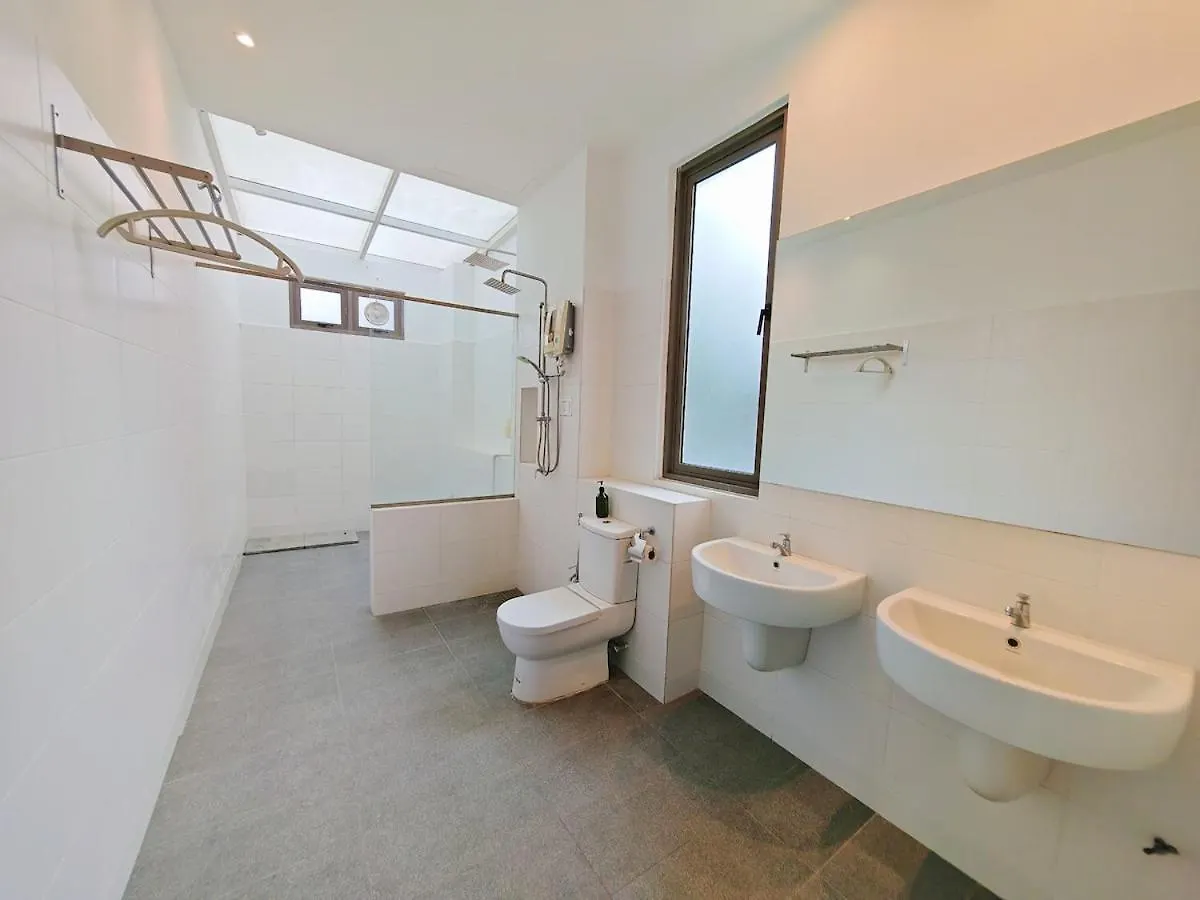 Spacious Lupsxury Conor Villa Garden Parking Group Family Gathering Wedding Gelugor