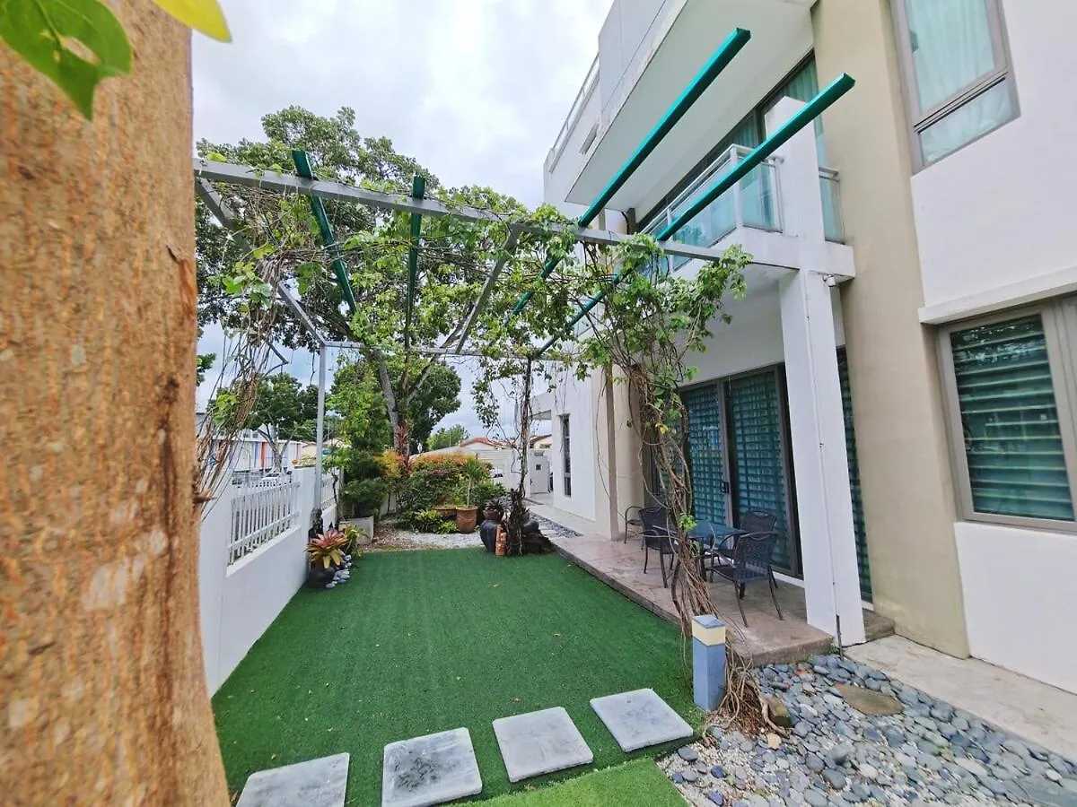 Spacious Lupsxury Conor Villa Garden Parking Group Family Gathering Wedding Gelugor Holiday home