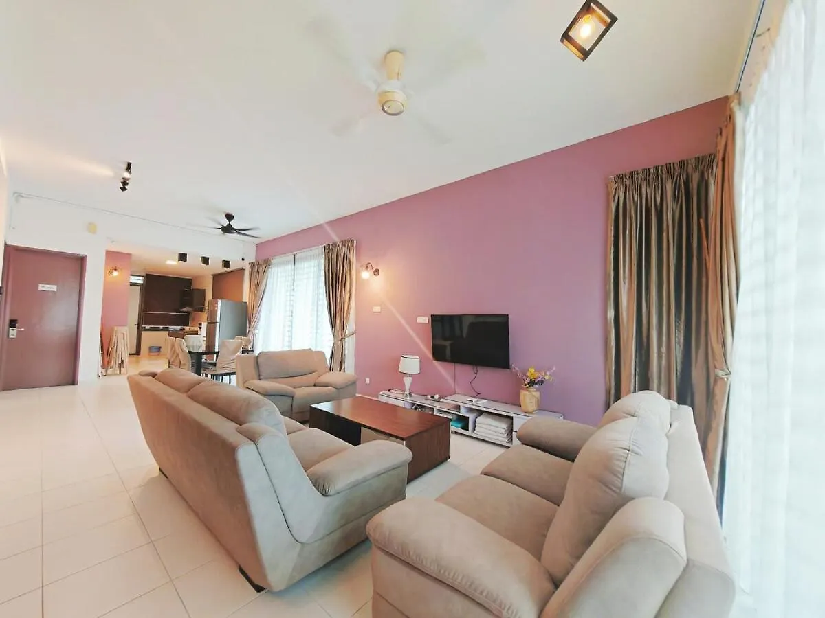 Holiday home Spacious Lupsxury Conor Villa Garden Parking Group Family Gathering Wedding Gelugor Malaysia